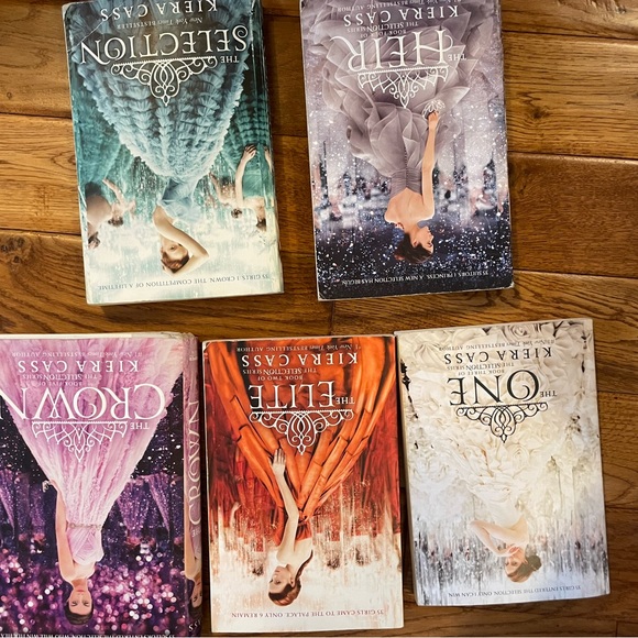 Kiera Cass books - The Crown, Selection etc. - Picture 2 of 2